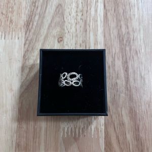 Pandora Ring
